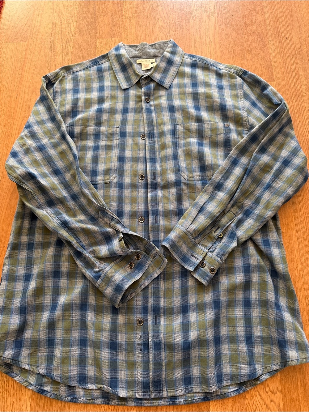 Men's Blue & Green Plaid Button-Down Shirt - Lightweight Casual
